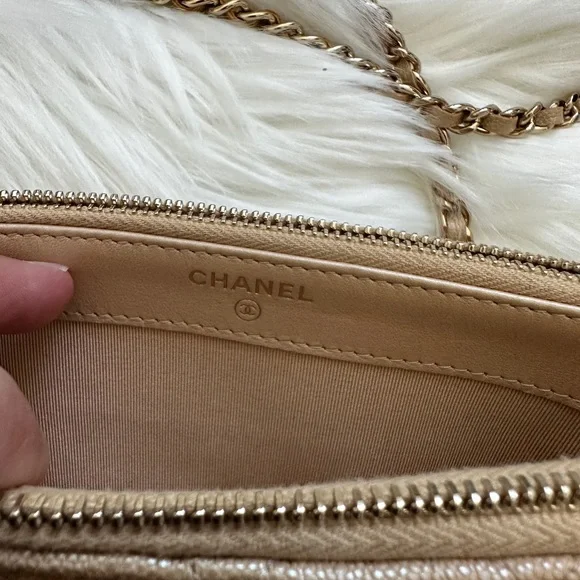 Chanel Caviar Leather Classic Clutch with Chain - Picture 9 of 13